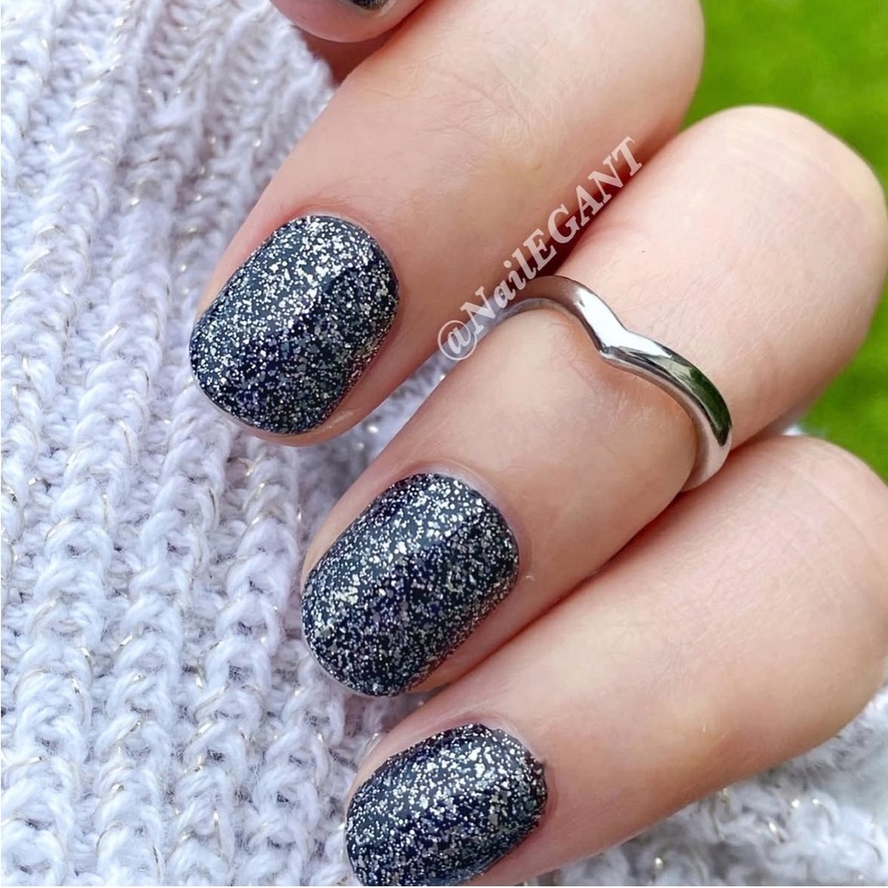 *Retired* Color Street: Mind Matters | Dark Gray Silver Glitter Winter Fall - Picture 10 of 16